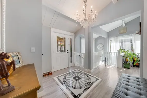 3870 Emerald Drive, North Vancouver For Sale - image 3