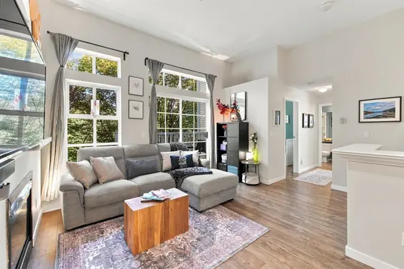 401 137 East 1st Street, North Vancouver For Sale - image 3