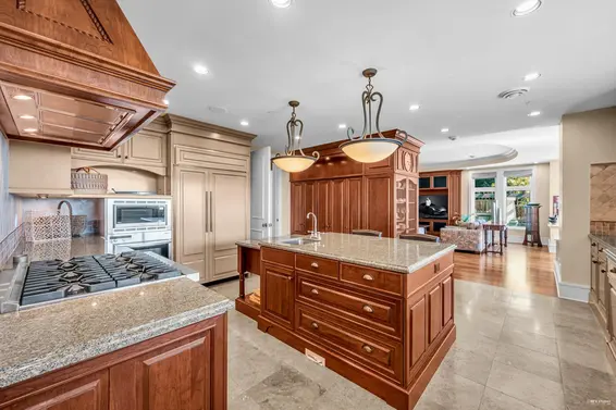 2495 Hudson Court, West Vancouver For Sale - image 12