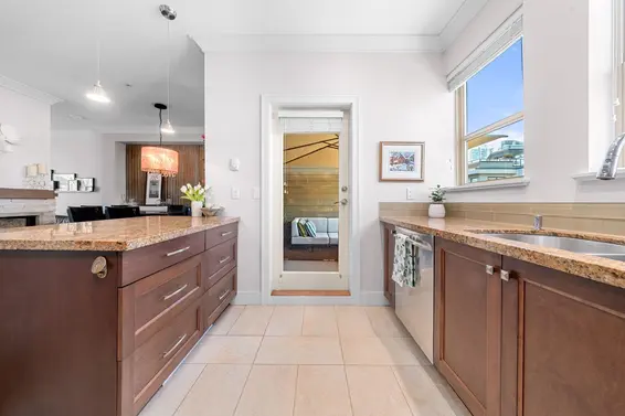 5 897 Premier Street, North Vancouver For Sale - image 9