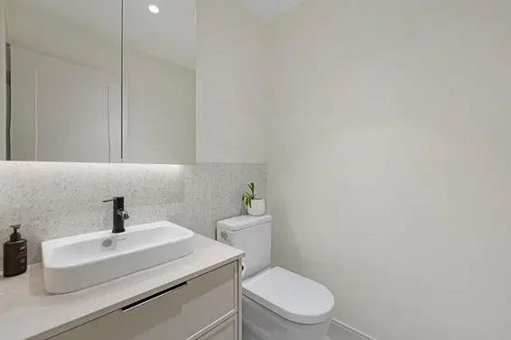 27 632 East 3rd Street, North Vancouver For Sale - image 14