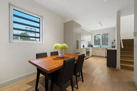 27 632 East 3rd Street, North Vancouver For Sale - image 16