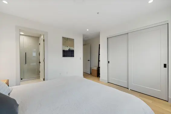 27 632 East 3rd Street, North Vancouver For Sale - image 20