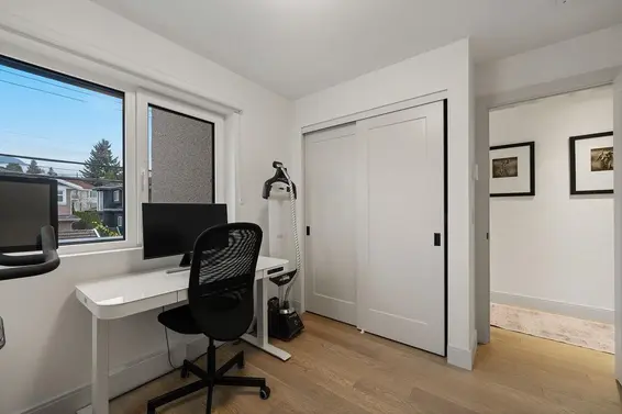 27 632 East 3rd Street, North Vancouver For Sale - image 23