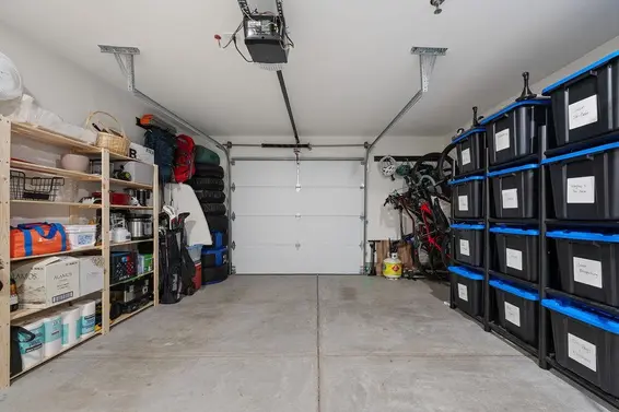 27 632 East 3rd Street, North Vancouver For Sale - image 32