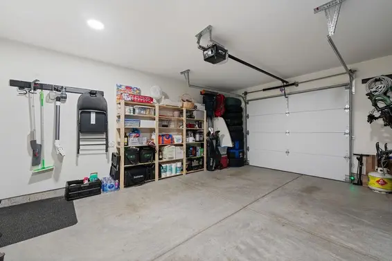 27 632 East 3rd Street, North Vancouver For Sale - image 33