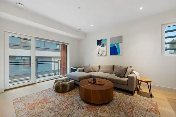 27 632 East 3rd Street, North Vancouver For Sale - image 8