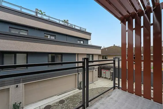 27 632 East 3rd Street, North Vancouver For Sale - image 9