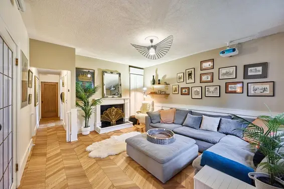 221 West 23rd Street, North Vancouver