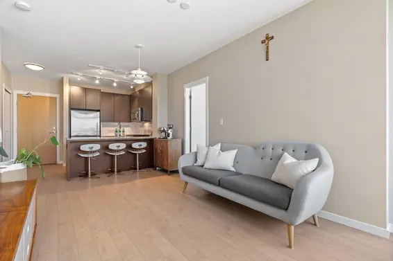 408 135 West 2nd Street, North Vancouver For Sale - image 8