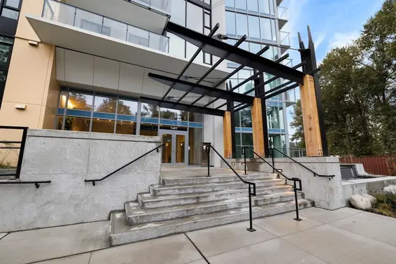 2003 1401 Hunter Street, North Vancouver For Sale - image 2