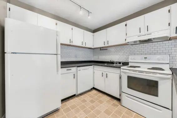 62 1930 Cedar Village Crescent, North Vancouver For Sale - image 9