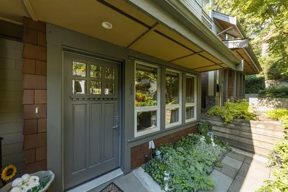 185 West Queens Road, North Vancouver