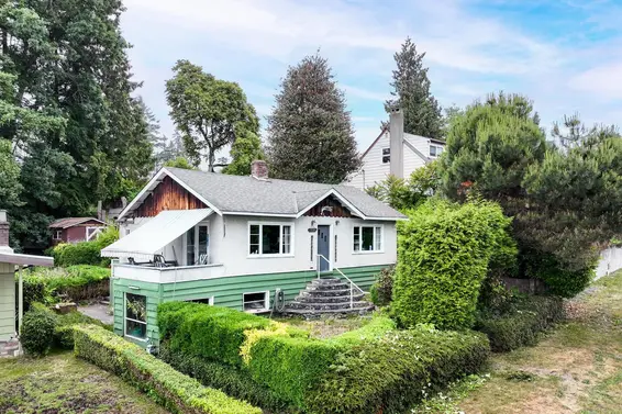 338 West 24th Street, North Vancouver