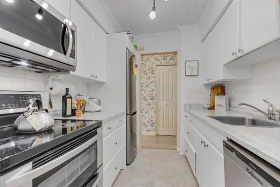 1218 235 Keith Road, West Vancouver For Sale - image 8