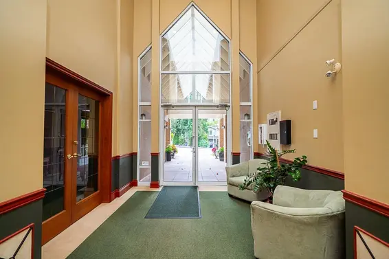 207 678 West Queens Road, North Vancouver For Sale - image 2
