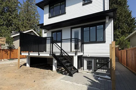 261 East 23rd Street, North Vancouver For Sale - image 3