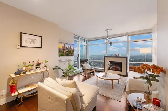 1304 1320 Chesterfield Avenue, North Vancouver For Sale - image 2