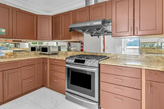 4515 Stonehaven Avenue, North Vancouver For Sale - image 11