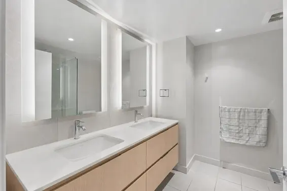 305 1500 Fern Street, North Vancouver For Sale - image 17