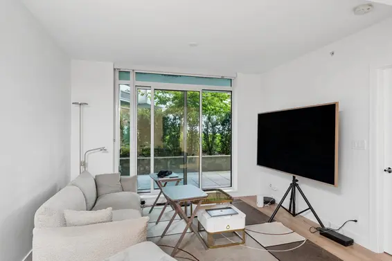 305 1500 Fern Street, North Vancouver For Sale - image 3