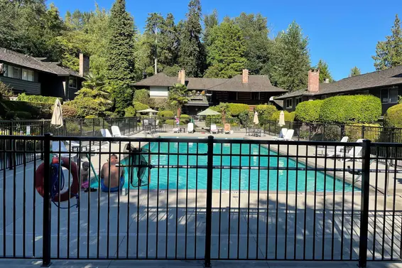 801 235 Keith Road, West Vancouver For Sale - image 2