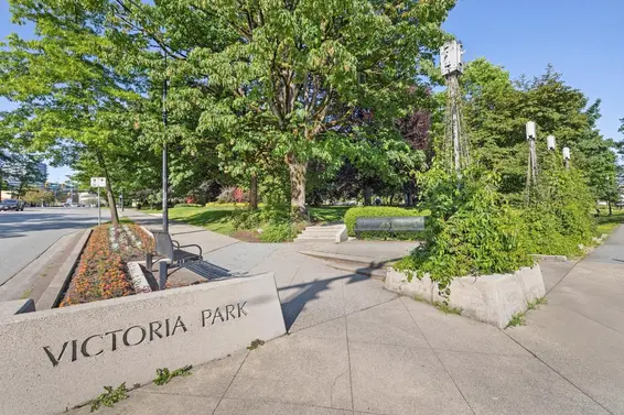 18 220 East 11th Street, North Vancouver For Sale - image 39