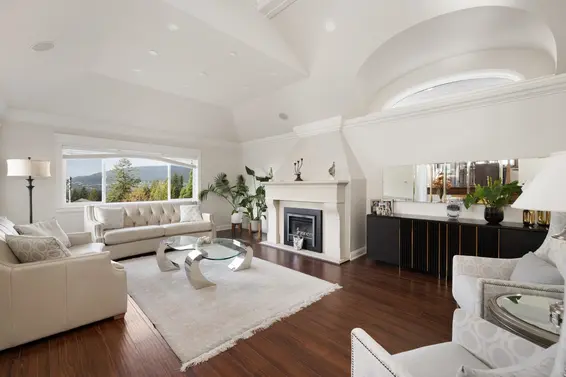 4050 St. Pauls Avenue, North Vancouver For Sale - image 3