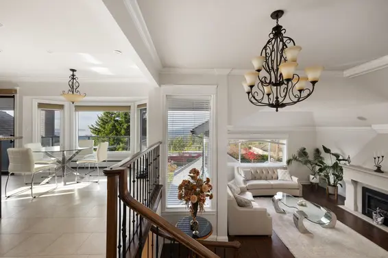 4050 St. Pauls Avenue, North Vancouver For Sale - image 6