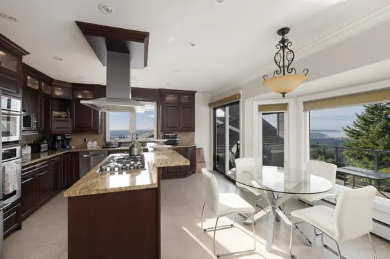 4050 St. Pauls Avenue, North Vancouver For Sale - image 9