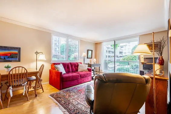 204 2150 Bellevue Avenue, West Vancouver For Sale - image 3