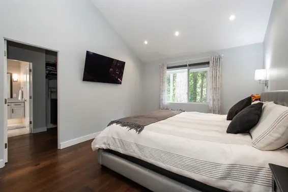 2551 Hyannis Point, North Vancouver For Sale - image 25