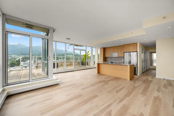 2002 135 East 17th Street, North Vancouver For Sale - image 5