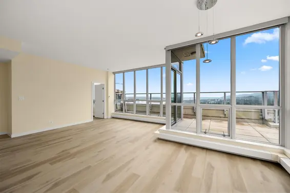 2002 135 East 17th Street, North Vancouver For Sale - image 7