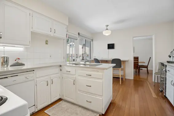 1034 Heywood Street, North Vancouver For Sale - image 11