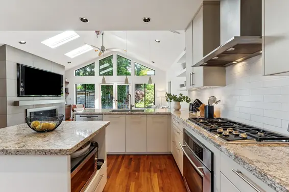 186 West Kings Road, North Vancouver For Sale - image 11