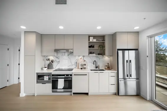 501 422 East 3rd Street, North Vancouver For Sale - image 3