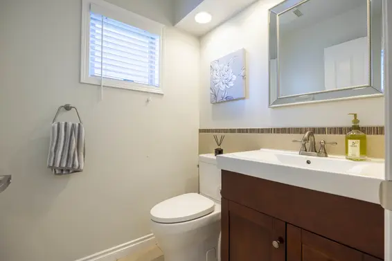 817 Roche Point Drive, North Vancouver For Sale - image 21