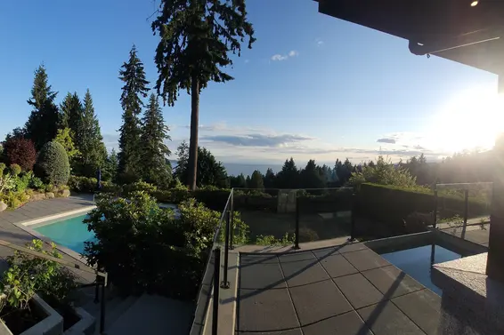 2638 Queens Avenue, West Vancouver For Sale - image 3
