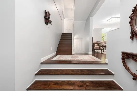 1991 Cedar Village Crescent, North Vancouver For Sale - image 11