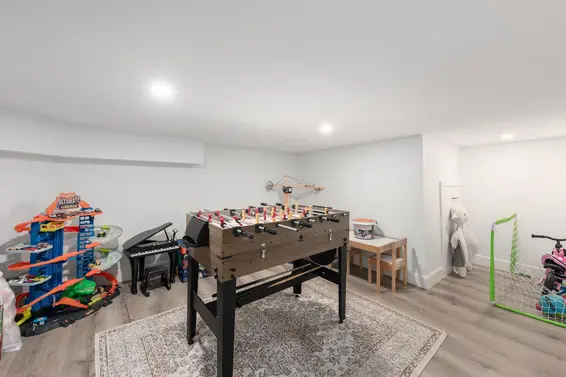 1991 Cedar Village Crescent, North Vancouver For Sale - image 22