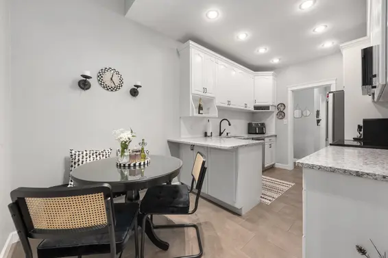 1991 Cedar Village Crescent, North Vancouver For Sale - image 8