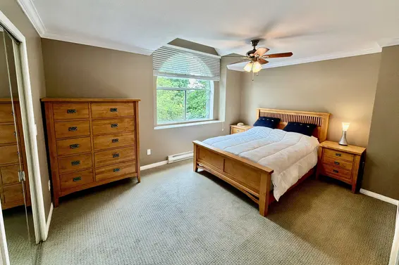 4 1701 Chesterfield Avenue, North Vancouver For Sale - image 12