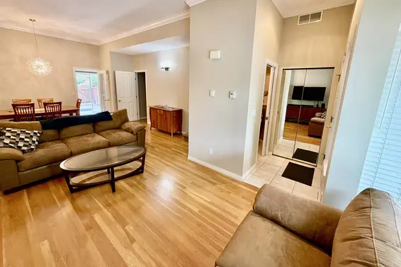 4 1701 Chesterfield Avenue, North Vancouver For Sale - image 3