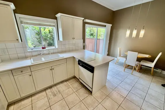 4 1701 Chesterfield Avenue, North Vancouver For Sale - image 9