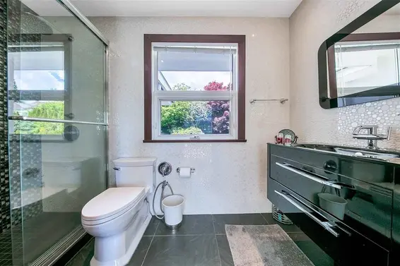 2273 Mathers Avenue, West Vancouver For Sale - image 24