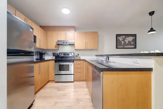 1131 Ross Road, North Vancouver For Sale - image 11