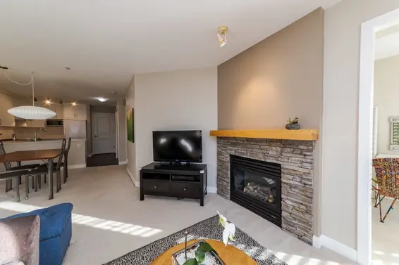 302 1150 East 29Th Street, North Vancouver For Sale - image 3
