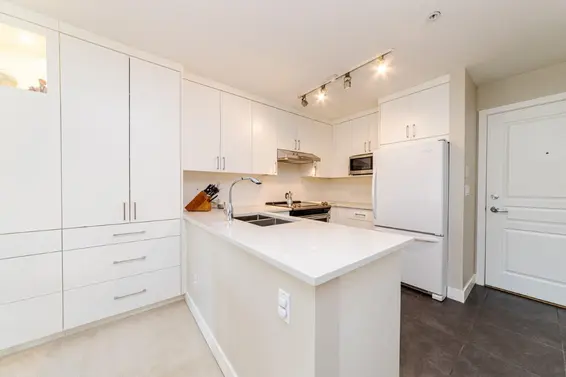 302 1150 East 29Th Street, North Vancouver For Sale - image 6