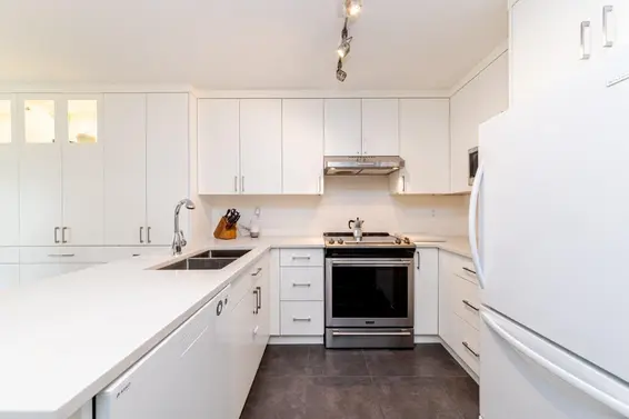 302 1150 East 29Th Street, North Vancouver For Sale - image 7
